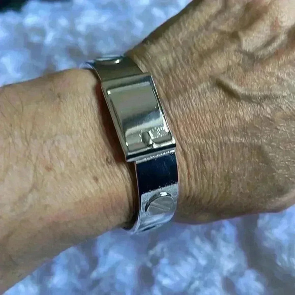 Buckle Style Bracelet - Picture 2 of 3